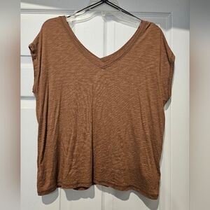 Rachel Zoe Relaxed V-Neck Short Sleeve Top in Brown